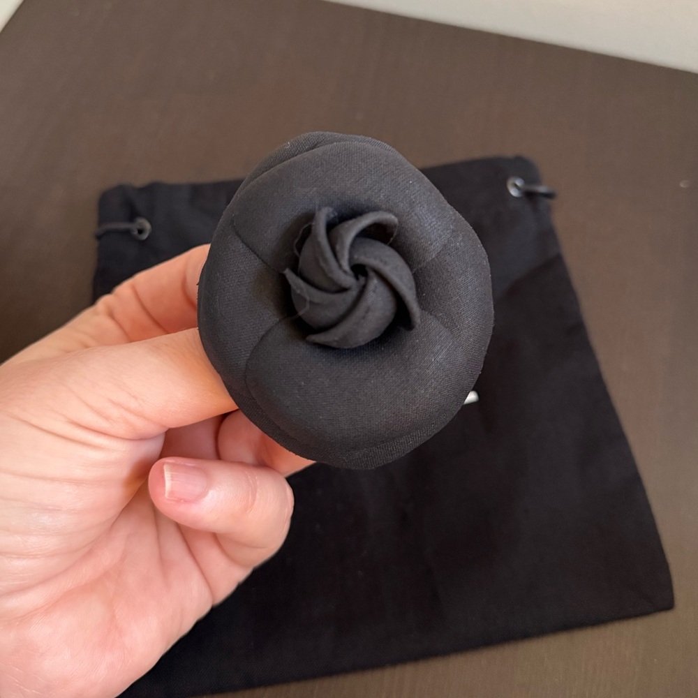 Chanel Black Camilla Flower Brooch - Picture 4 of 5